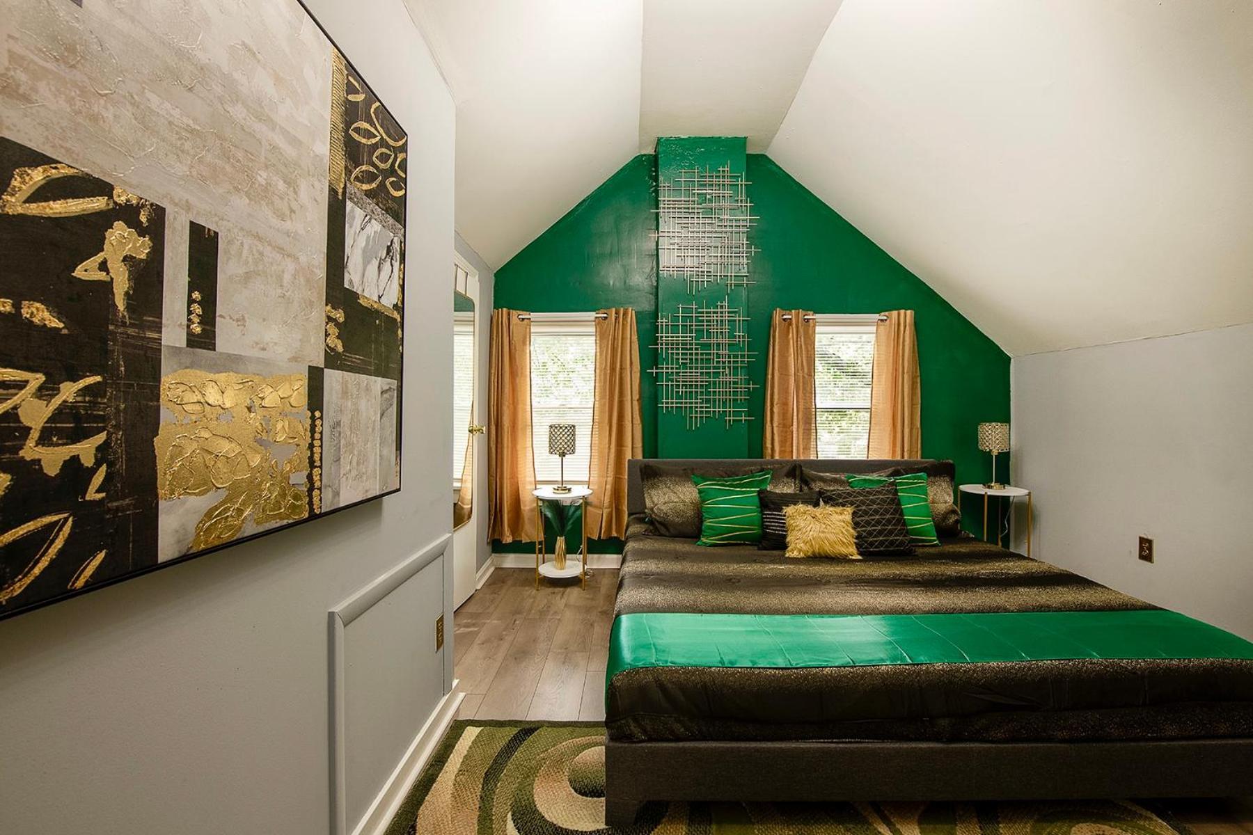 The Tremont Emerald - By Christmas Story House - Historic Charm & Modern Comfort Near Downtown With Parking, 300Mb Wifi & Self Check-In Cleveland Exterior foto
